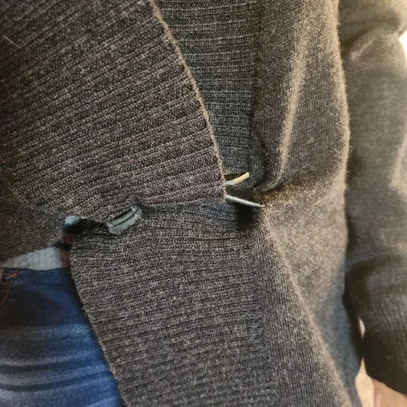 Carole Little 100% Merino Wool Sweater Gray Long Sleeve Buckle Size Large - Picture 7 of 8